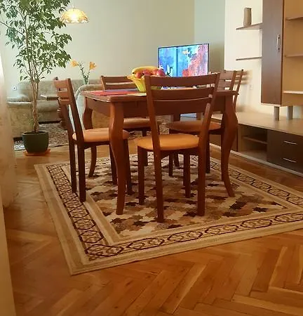 Happy بلوفديف